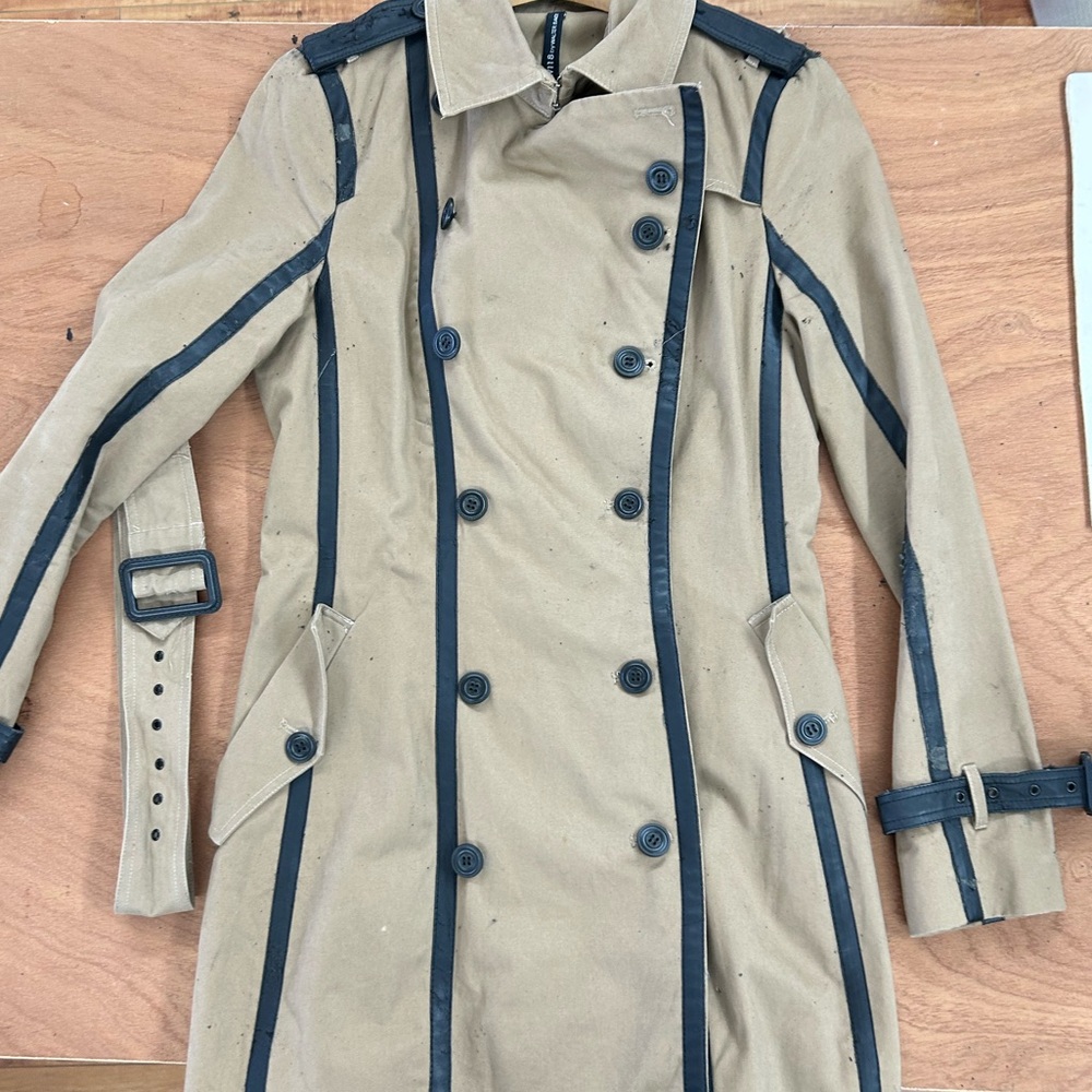 W118 by Walter Baker Stylish Tan and Black Women's Trench Coat